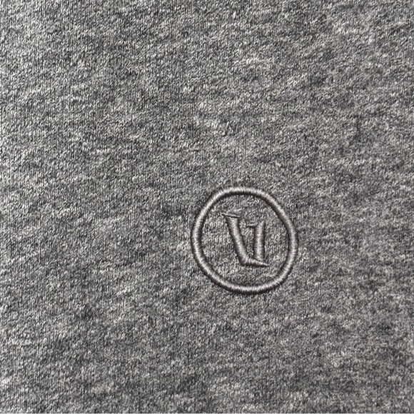 Vuori Cypress Logo Crew Crewneck Sweatshirt Men's Heather Grey Size Large - Picture 9 of 12